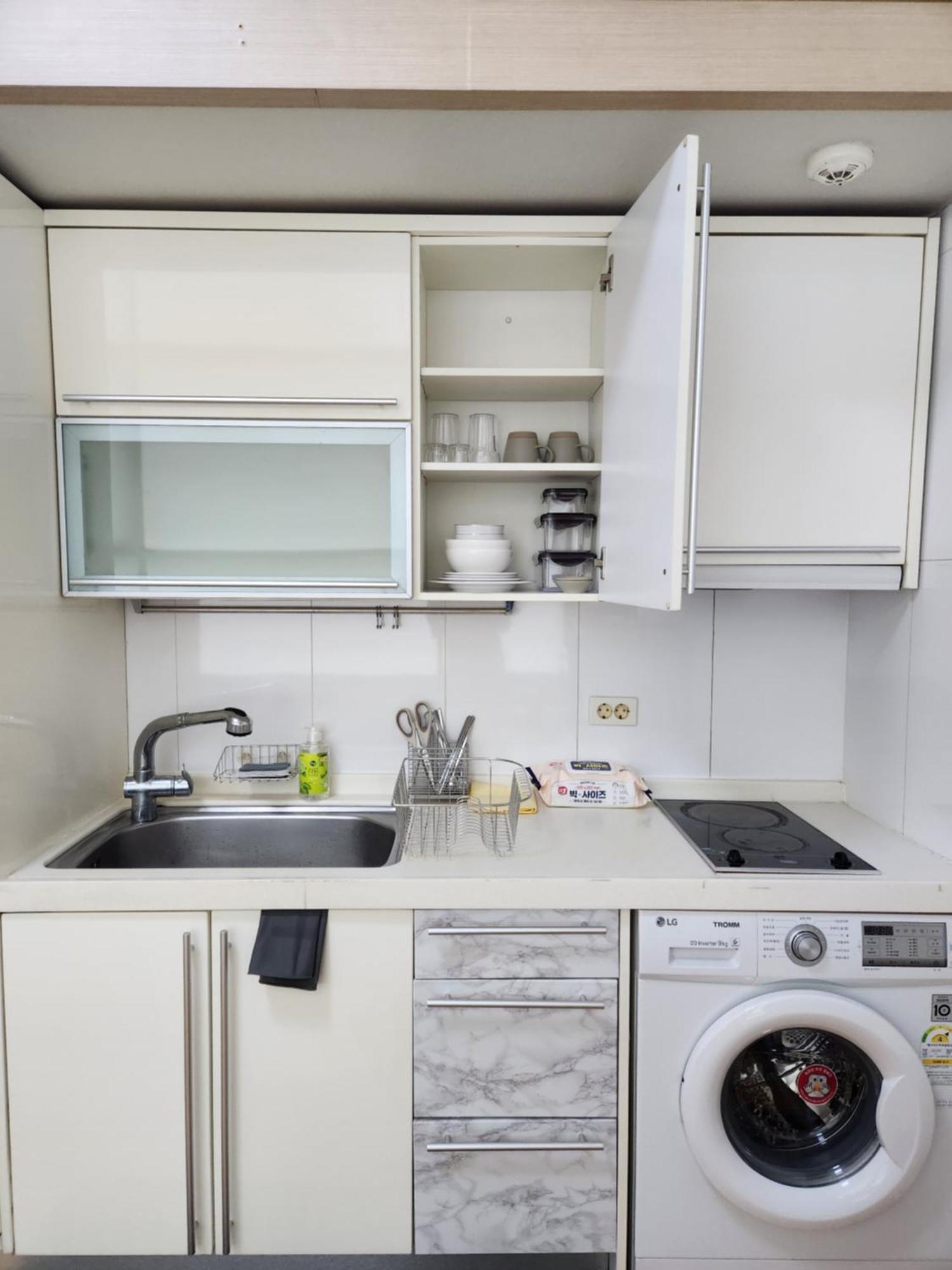 Oryu-dong Station 3 Mins Two Bedroom * Seoul