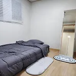Oryu-Dong Station 3 Mins Two Bedroom